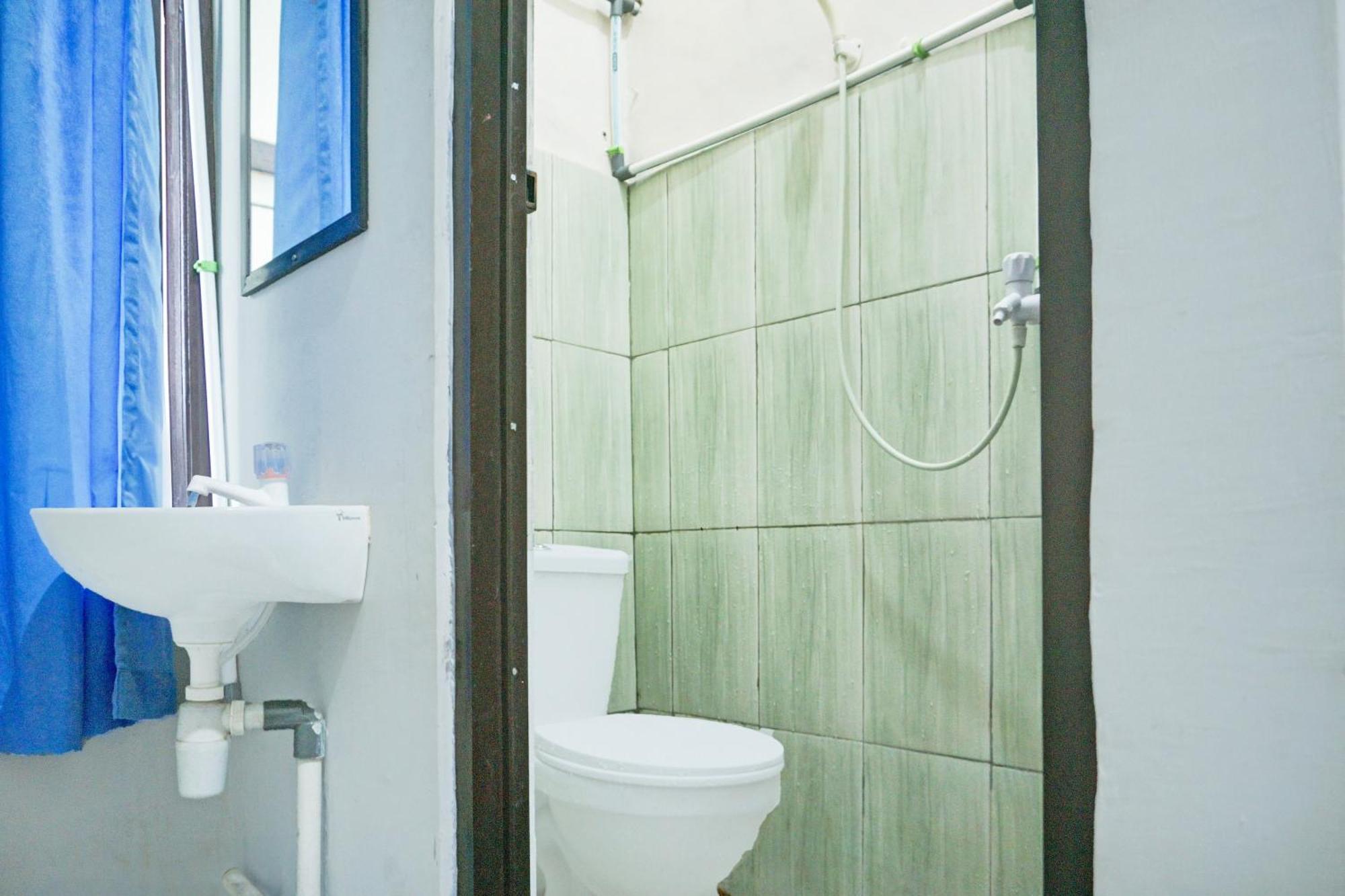 Hotel O Sukarame Near Universitas Islam Negeri Raden Intan Lampun Formerly Hotel Wisma Tri Handayani Bandar Lampung Exteriör bild